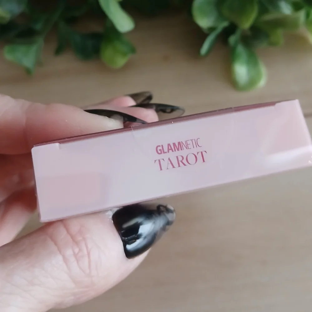 WOW! Glamnetic Short Almond Nail In ~ Tarot She's A Beauty - Picture 3 of 7
